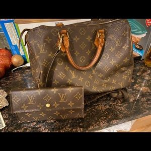 Louis Vuitton Speedy 30 w/ matching wallet